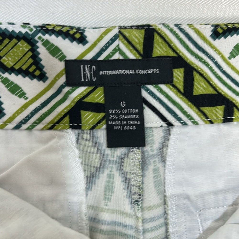 Green Patterned Women's Shorts - image 3